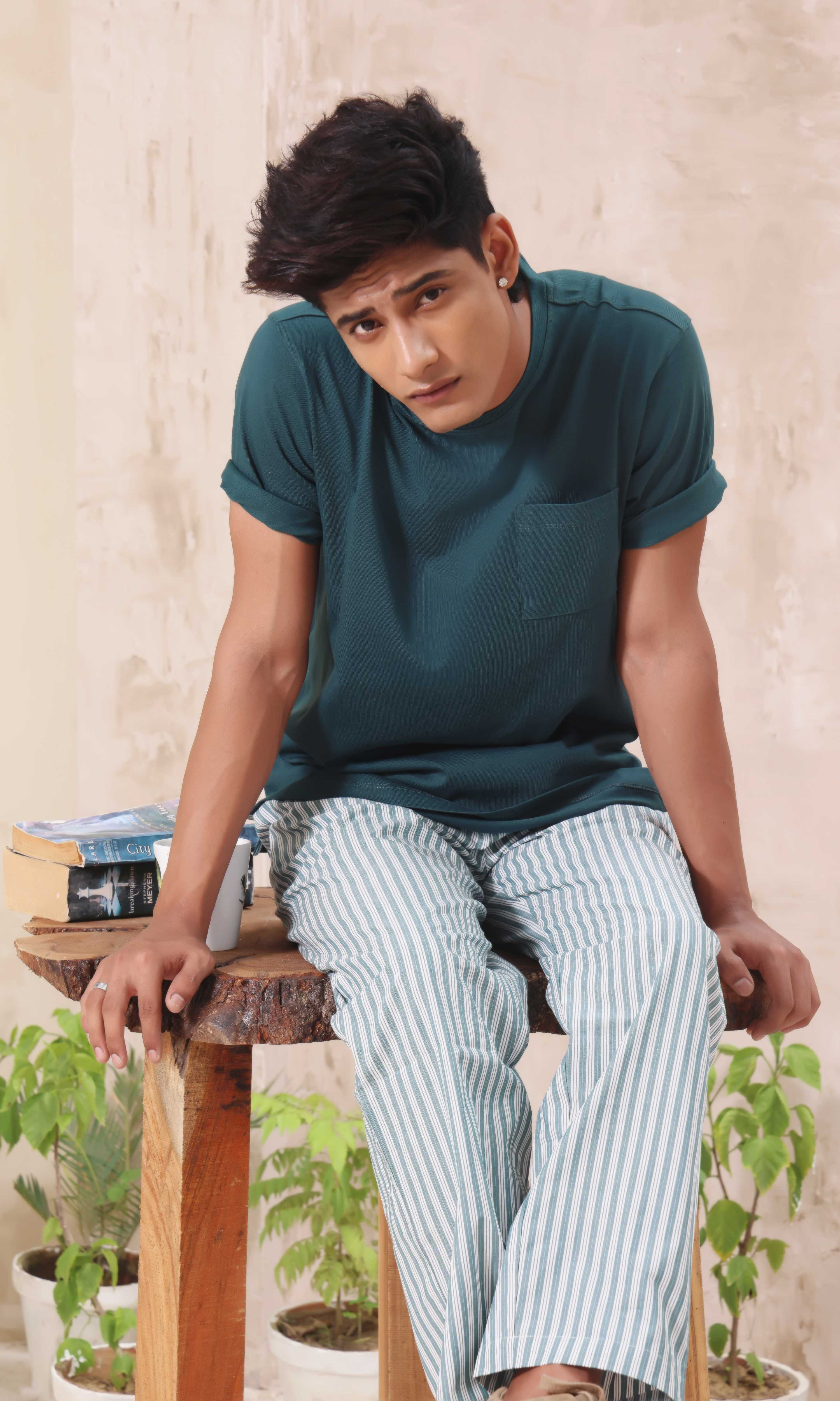 Enchanting Green Stripes | Knits T-Shirt with Poplin Pyjamas 100% Cotton - Snoozeoff